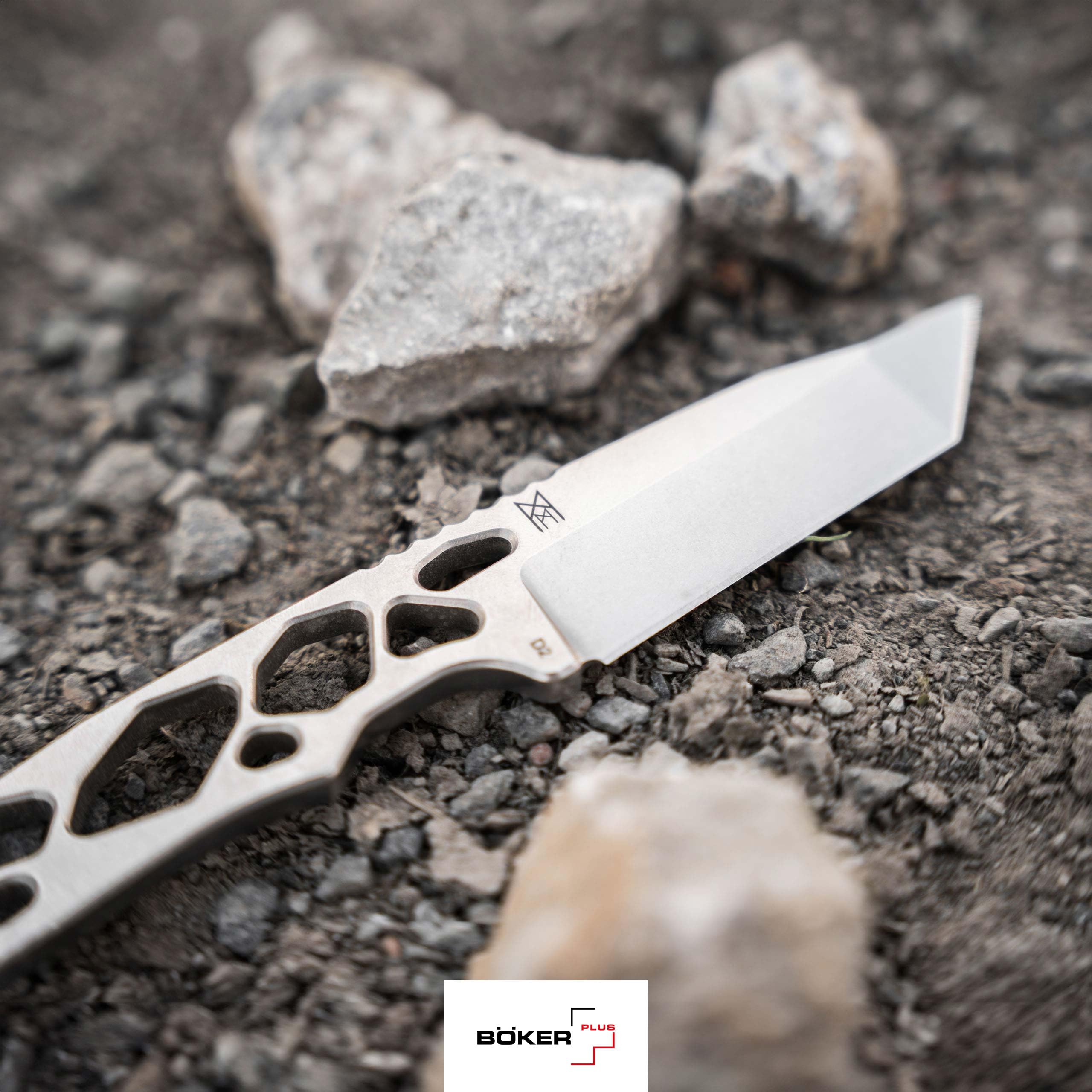 b-ker-plus-superlight-tanto-neck-knife-d2-feststehend-42a image 7