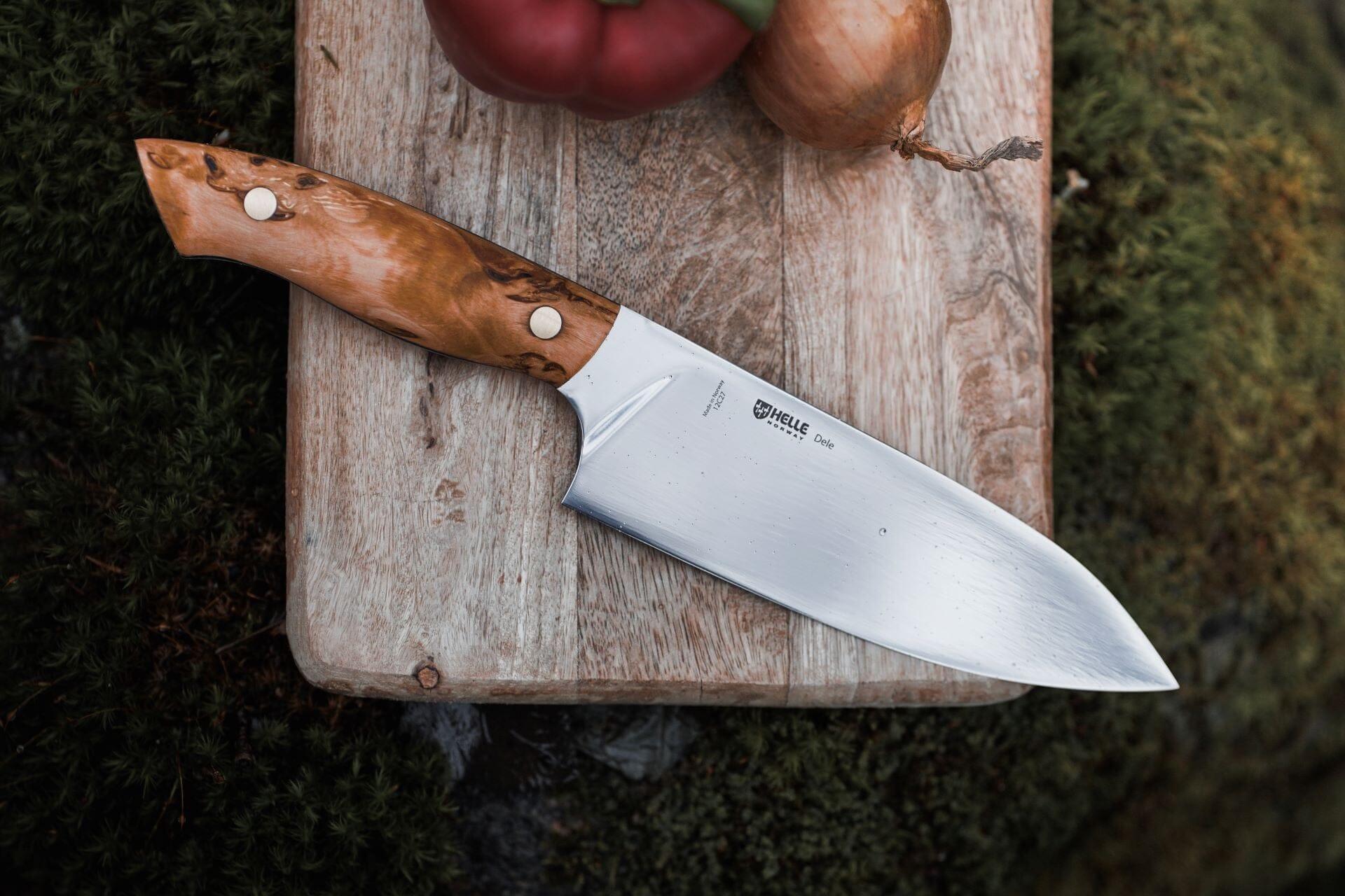 helle-dele-fulltang-kochmesser-maserbirke-outdoor image 4