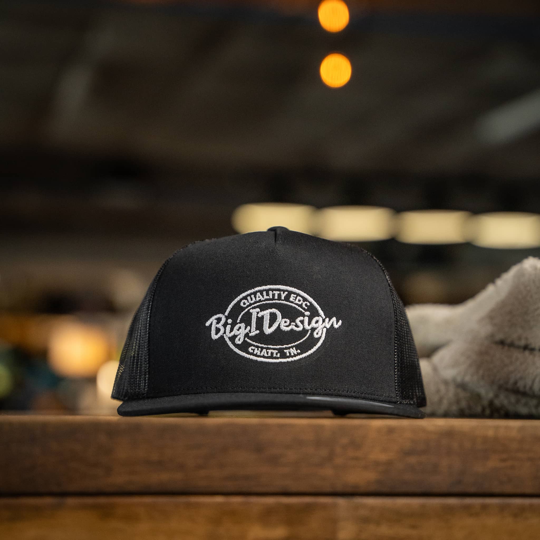 bigidesign-trucker-hat-snapback-cap-bestickt image 1
