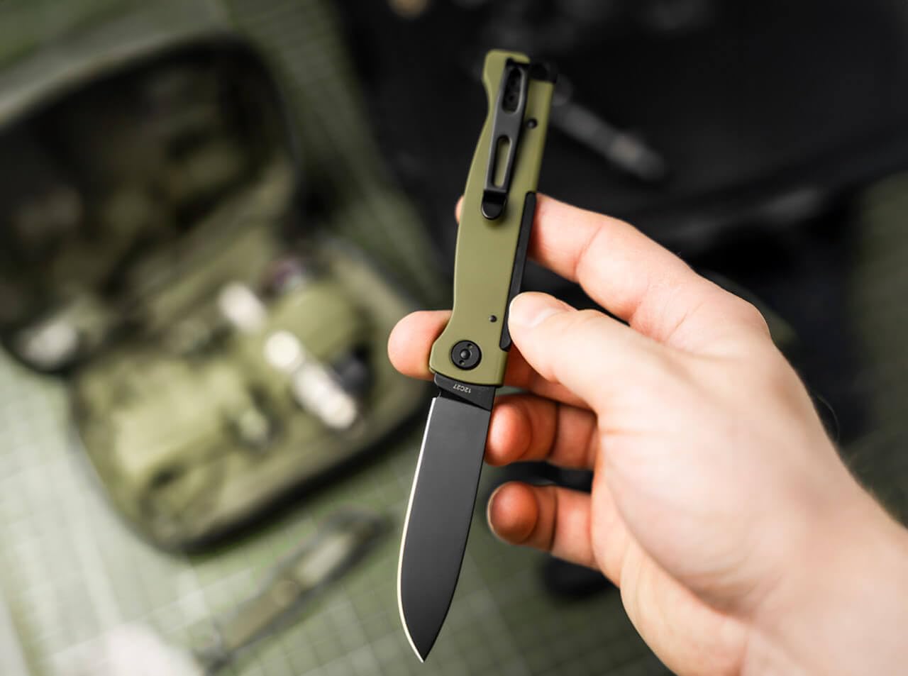 b-ker-plus-atlas-taschenmesser-od-green-12c27-mit-gravur image 7