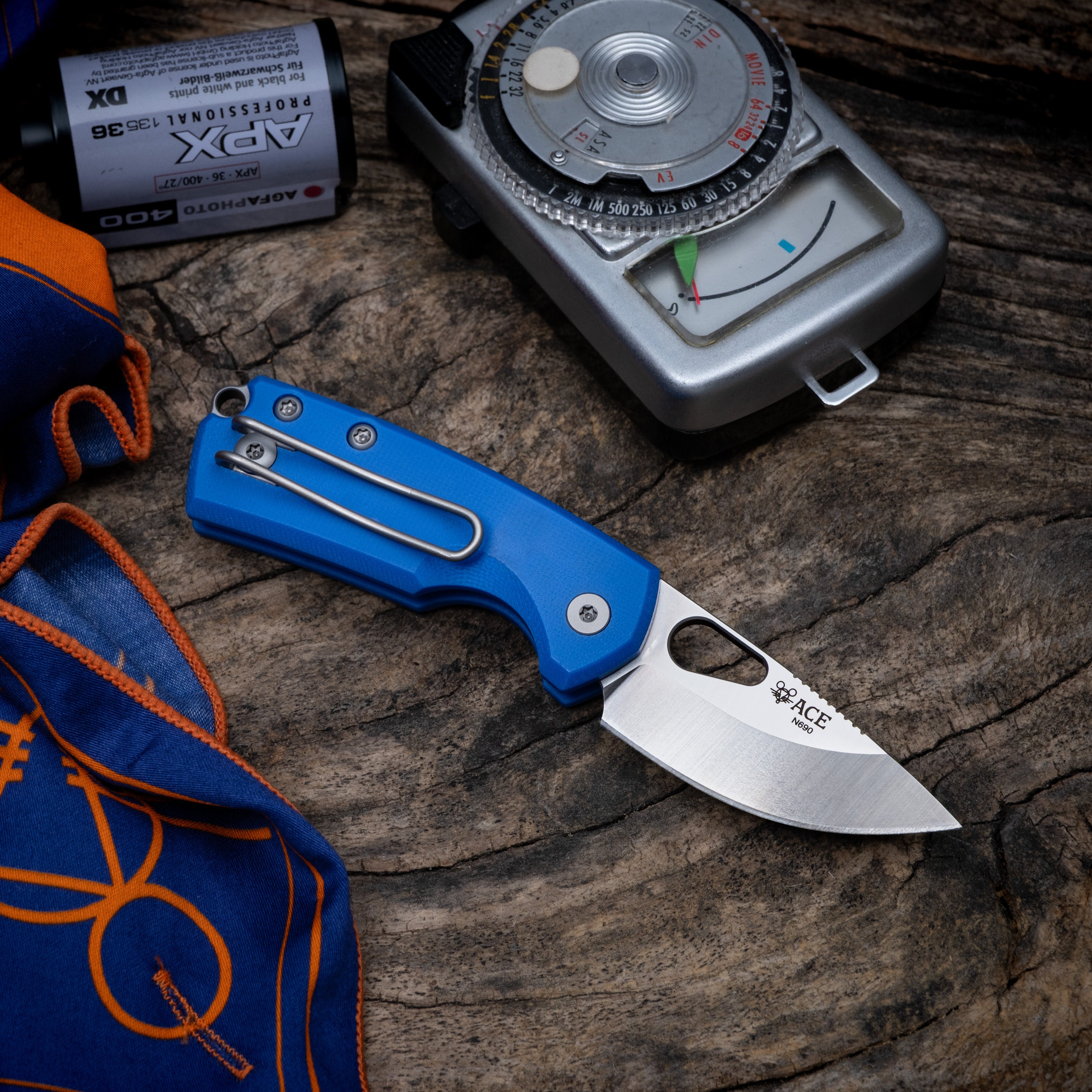 giantmouse-tipsy-taschenmesser-blue-g10-n690-button-lock image 2