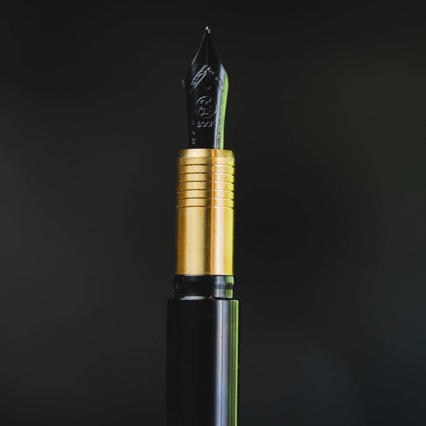 bigidesign-fountain-edc-f-ller-titan-schwarz-gold-ef image 2
