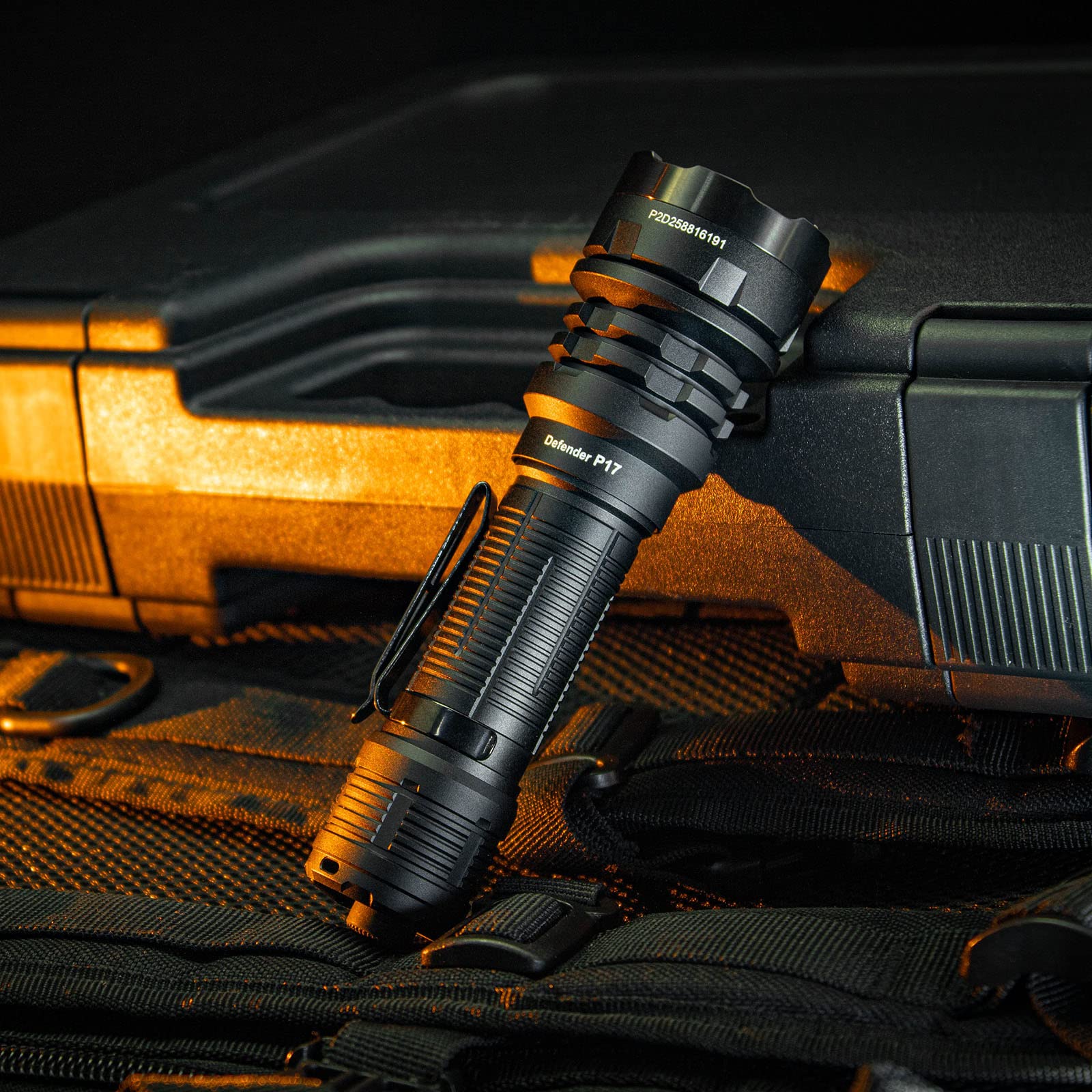acebeam-defender-p17-taschenlampe-4900-lumen-dual-schalter image 6