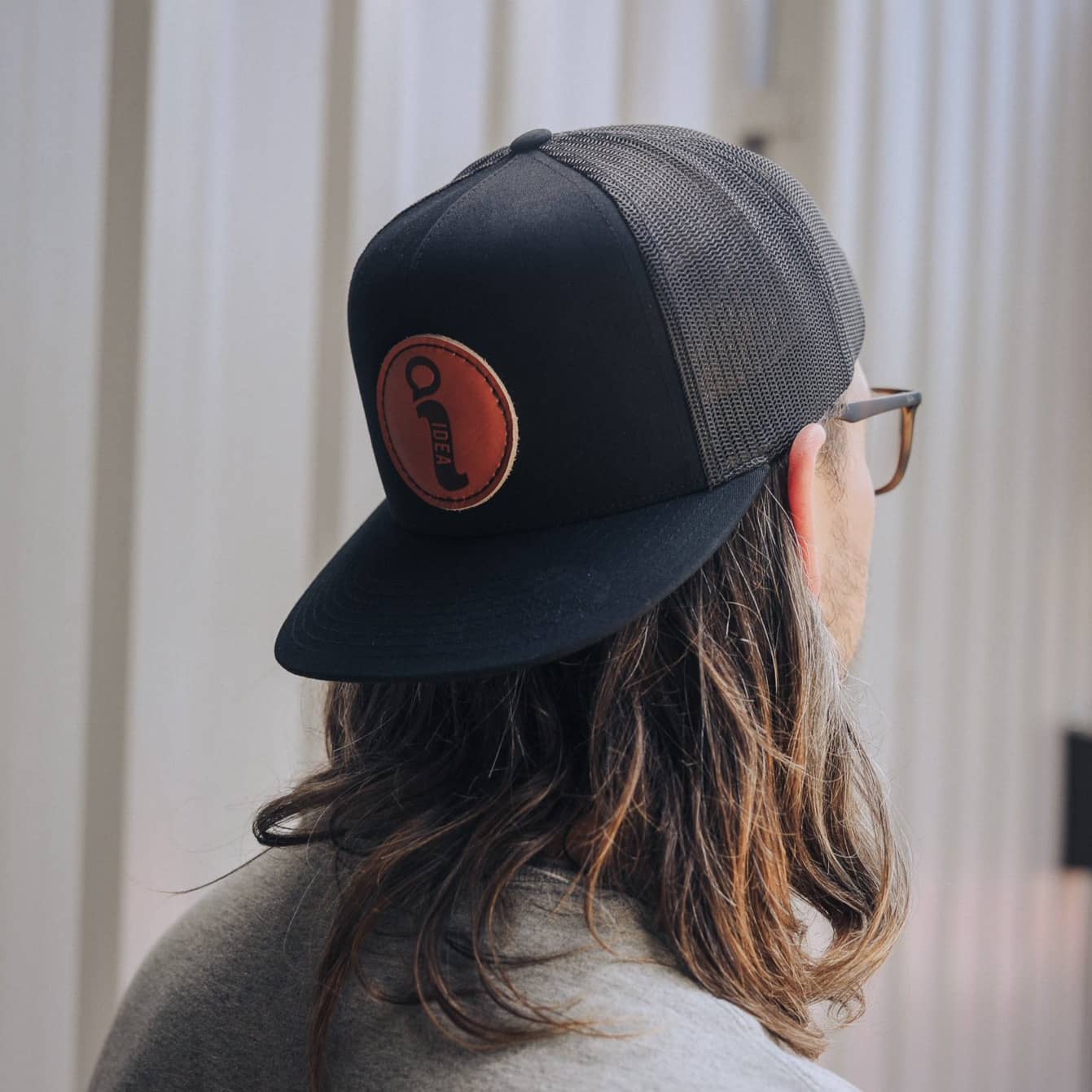 bigidesign-leather-patch-trucker-hat-cap-high-crown image 3