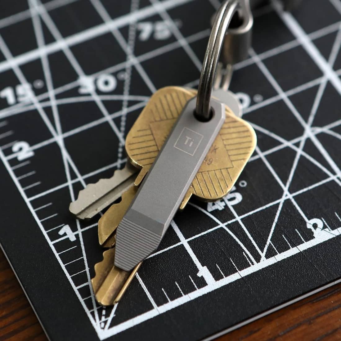 bigidesign-tools-mini-titanium-pry-bar-brecheisen-titan image 1