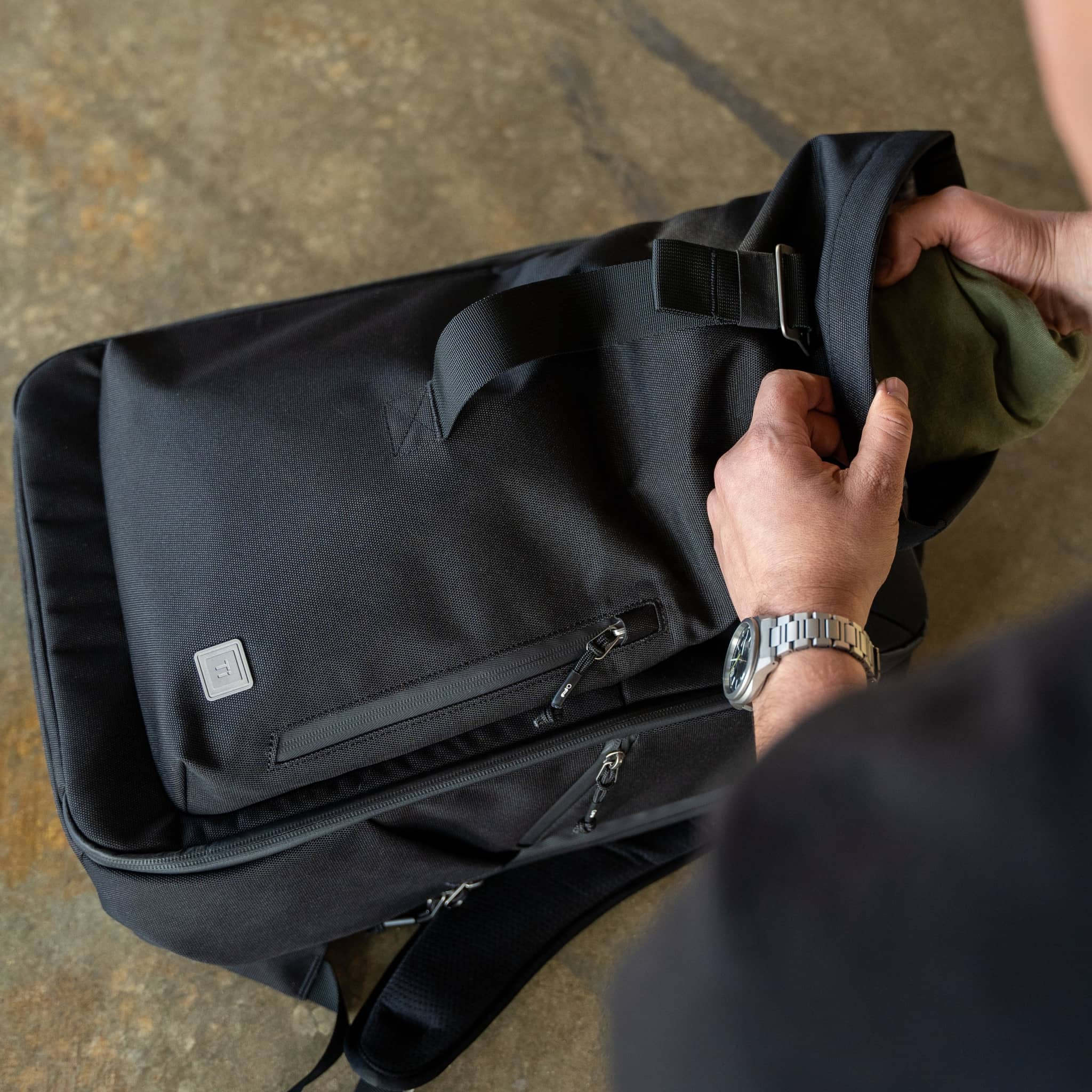 bigidesign-ti-edc-backpack-rucksack-25l-titan-schwarz image 5