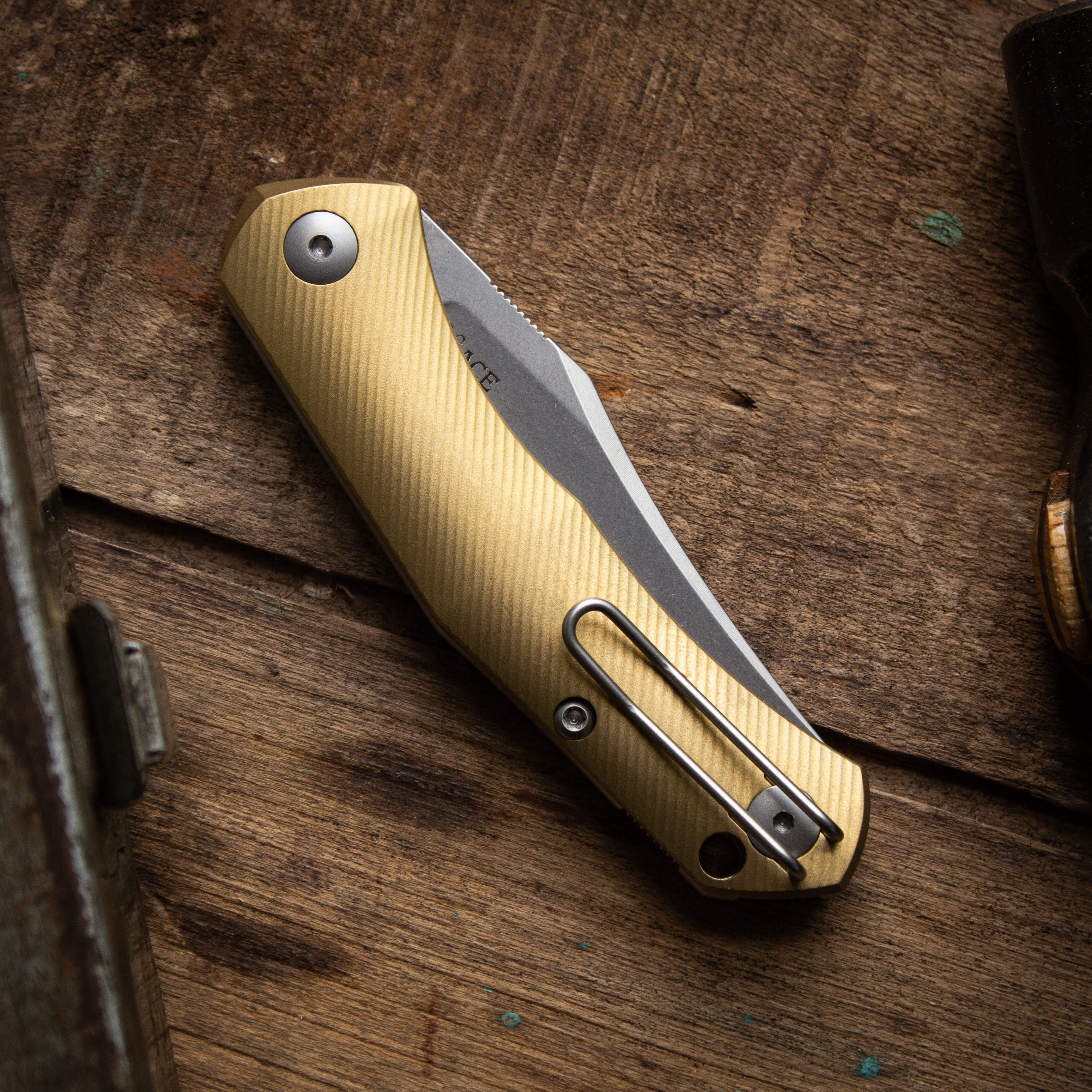 giantmouse-ace-jutland-slipjoint-taschenmesser-messing-s90v image 5