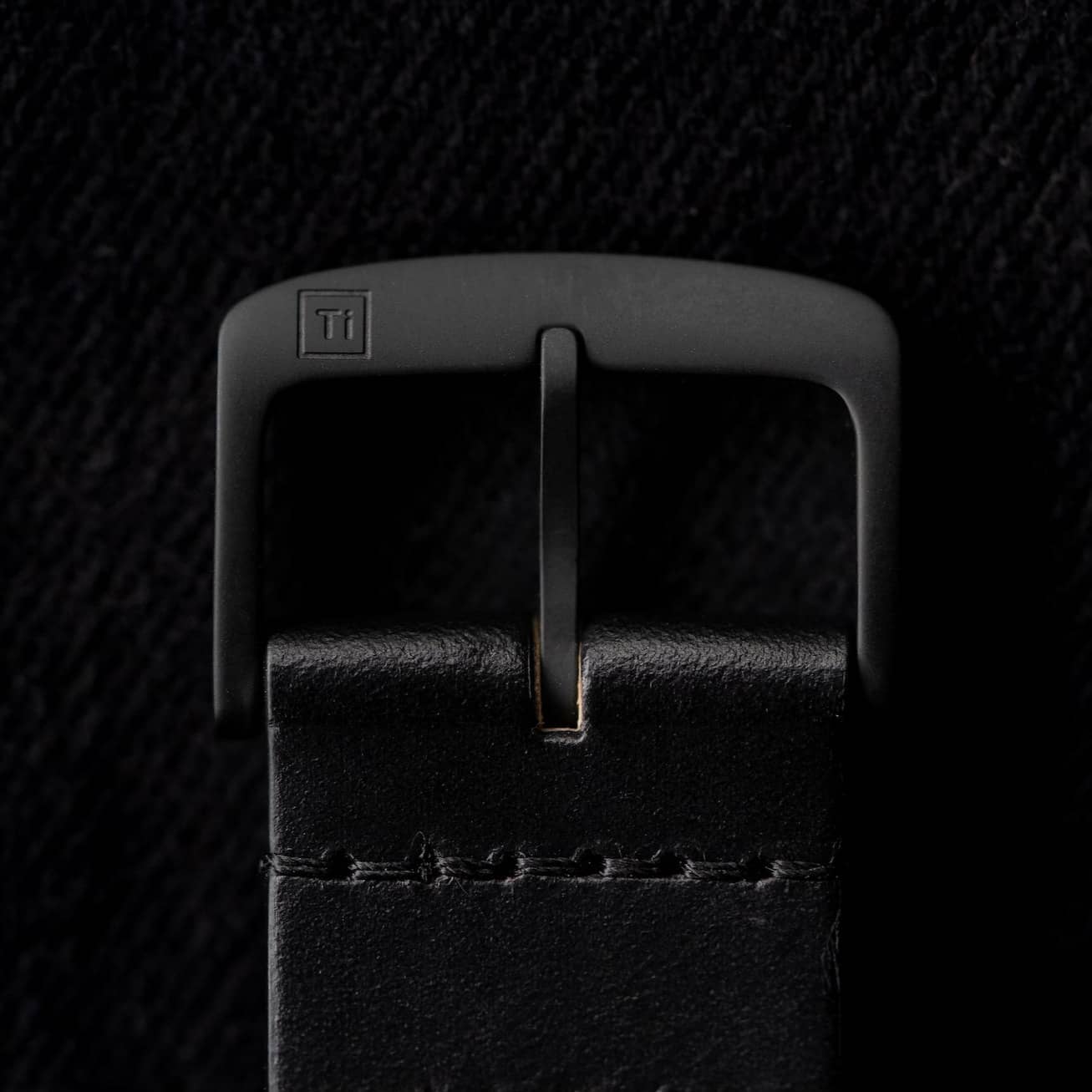 bigidesign-ti-field-watch-automatikuhr-schwarz-titan image 8