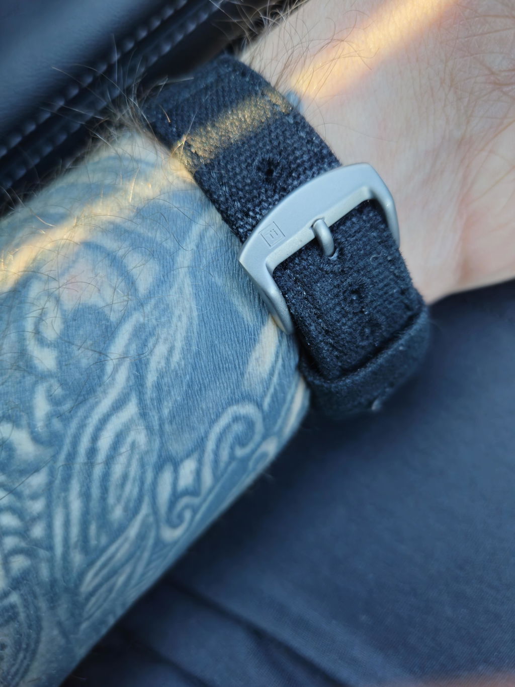 Leicht am Arm