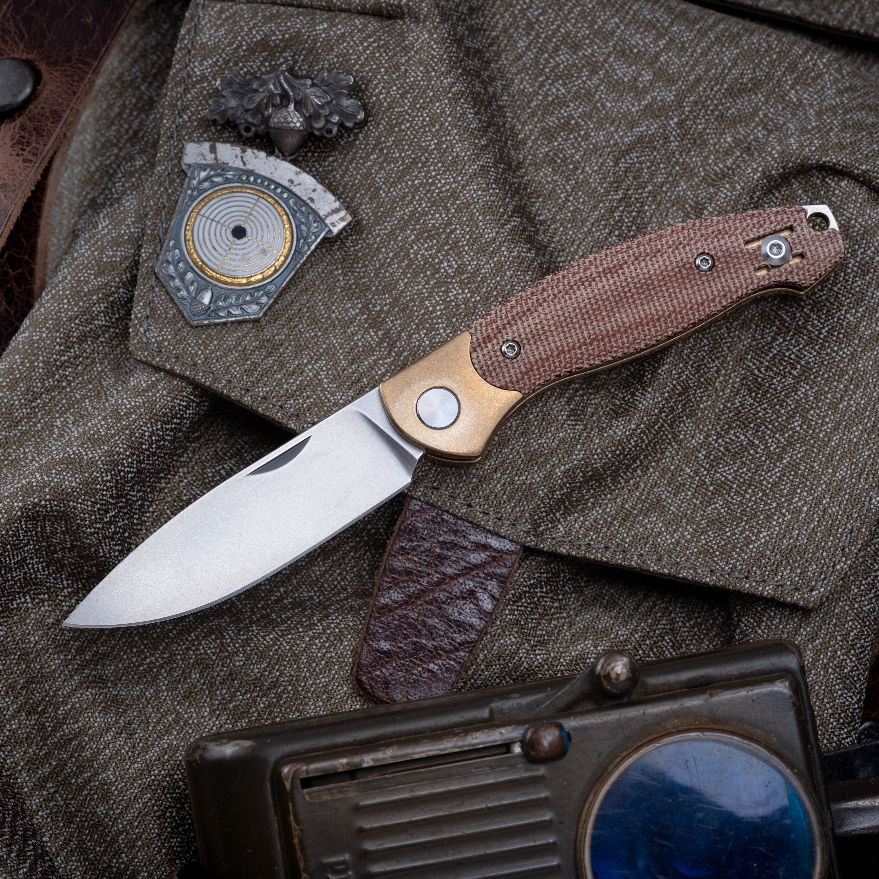 giantmouse-ace-farley-klappmesser-natural-canvas-elmax image 1