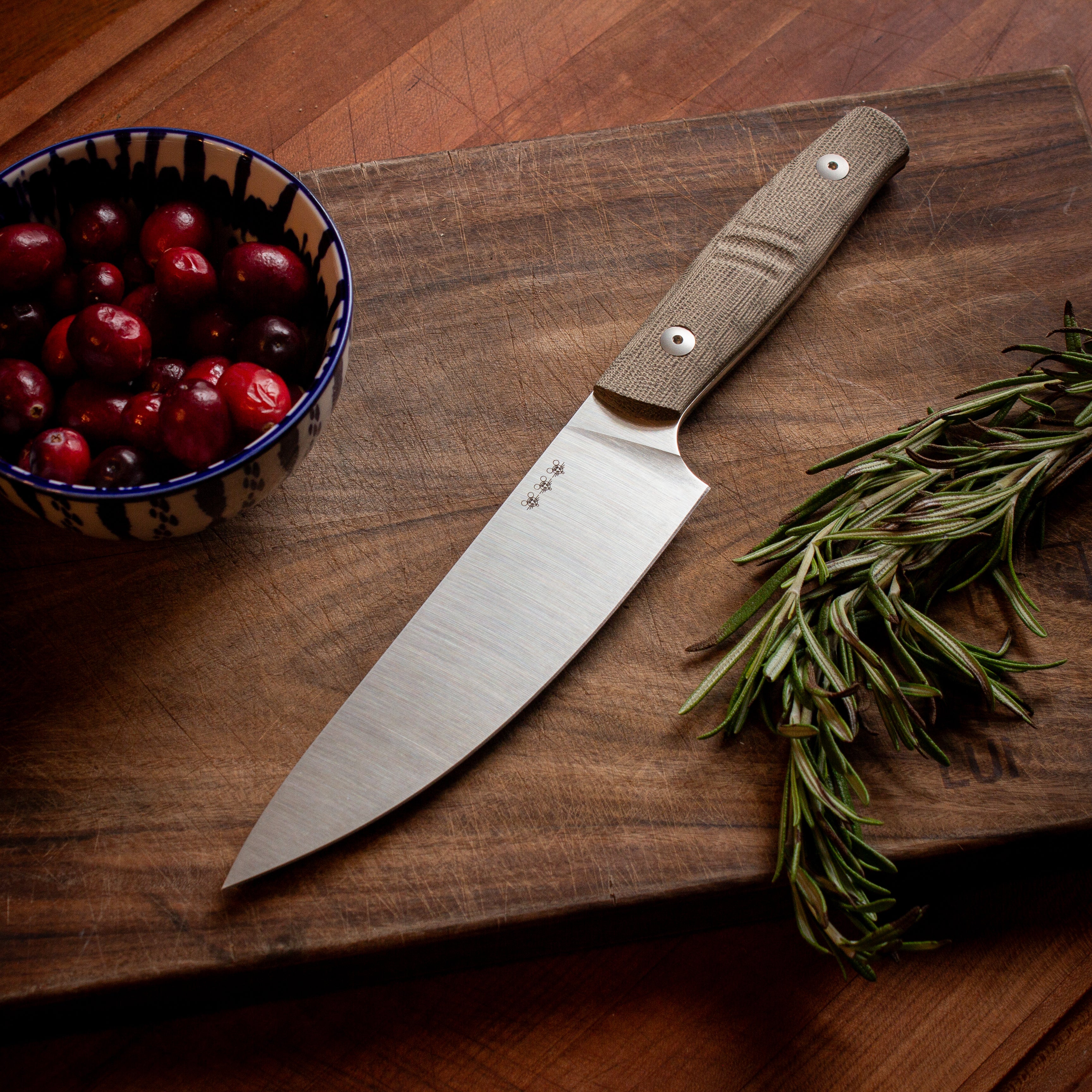 giantmouse-carving-k-chenmesser-green-canvas-micarta image 1