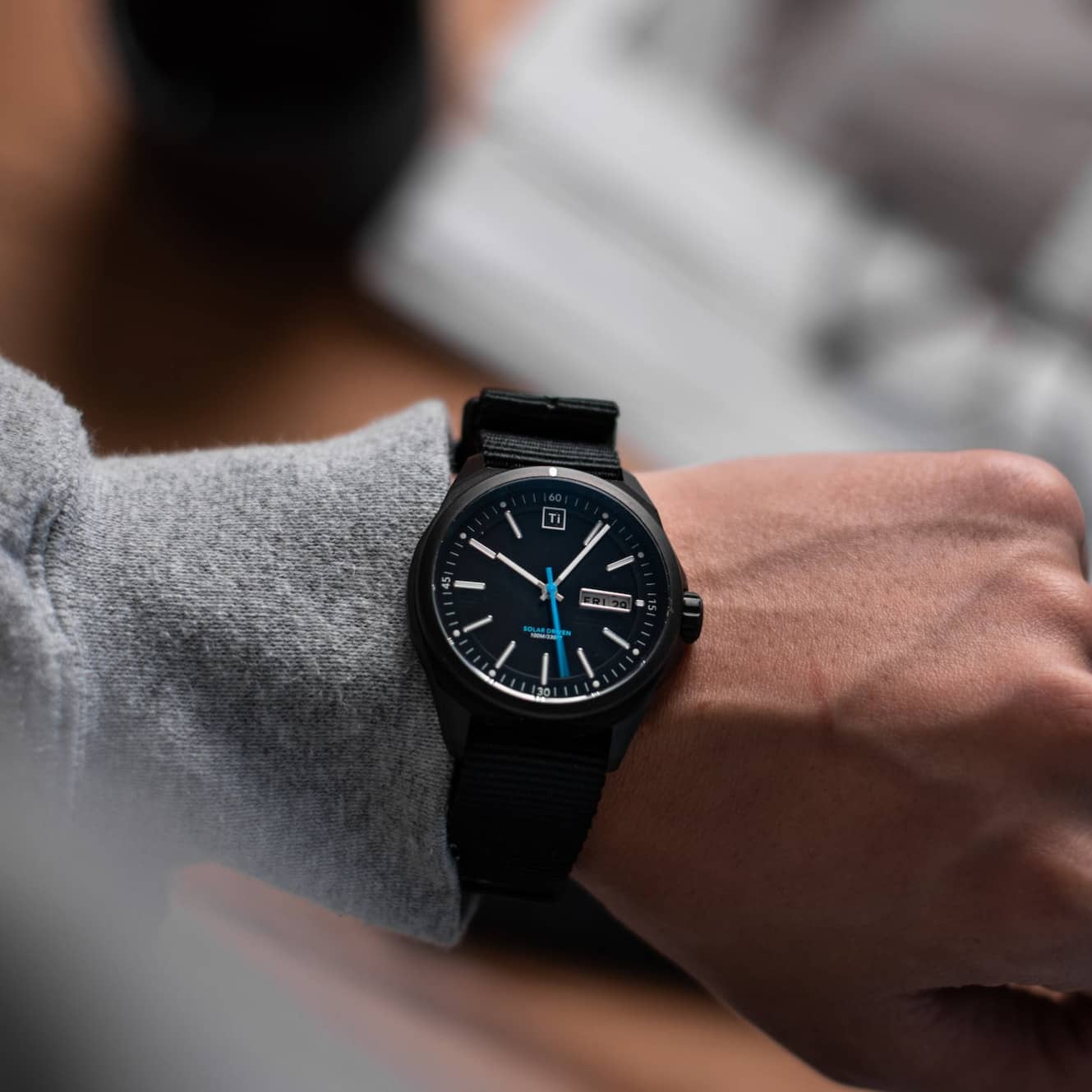 bigidesign-ti-field-watch-solaruhr-schwarz-titan image 4