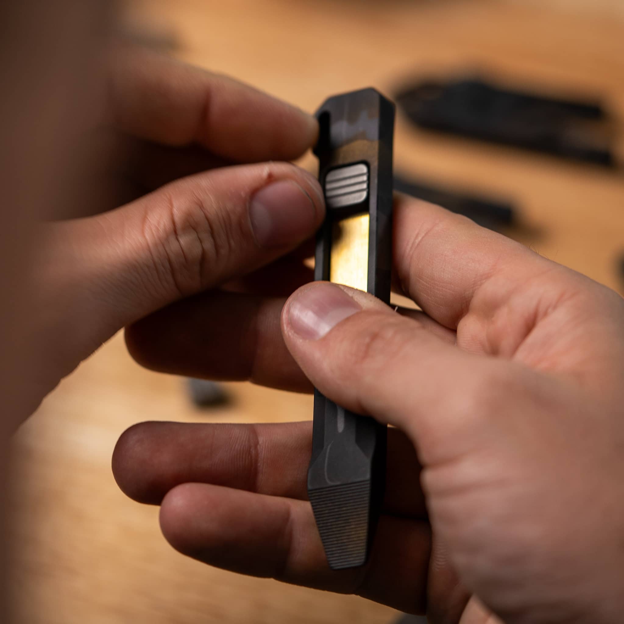 bigidesign-pens-bit-bar-inline-edc-tool-dark-camo-cerakote image 5