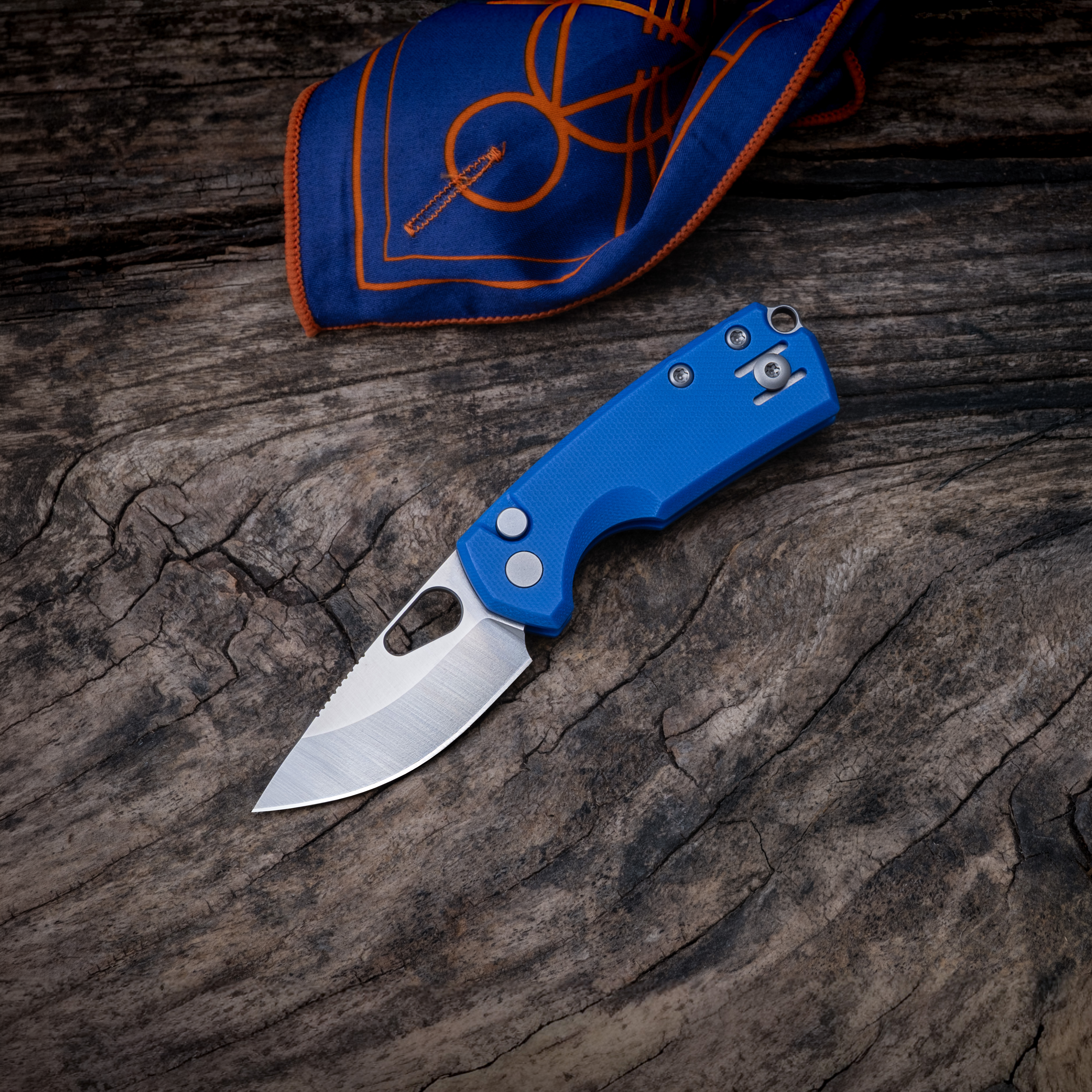 giantmouse-tipsy-taschenmesser-blue-g10-n690-button-lock image 1