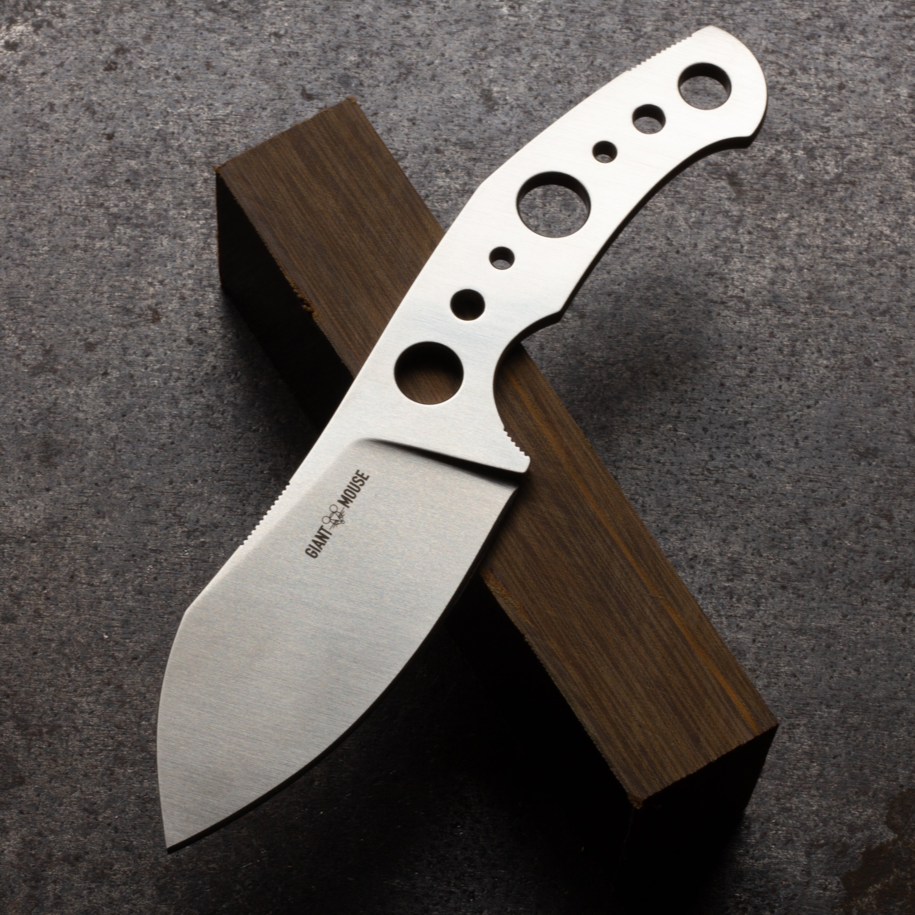 giantmouse-gmf1-xl-fixed-blade-outdoormesser-brass-elmax image 3