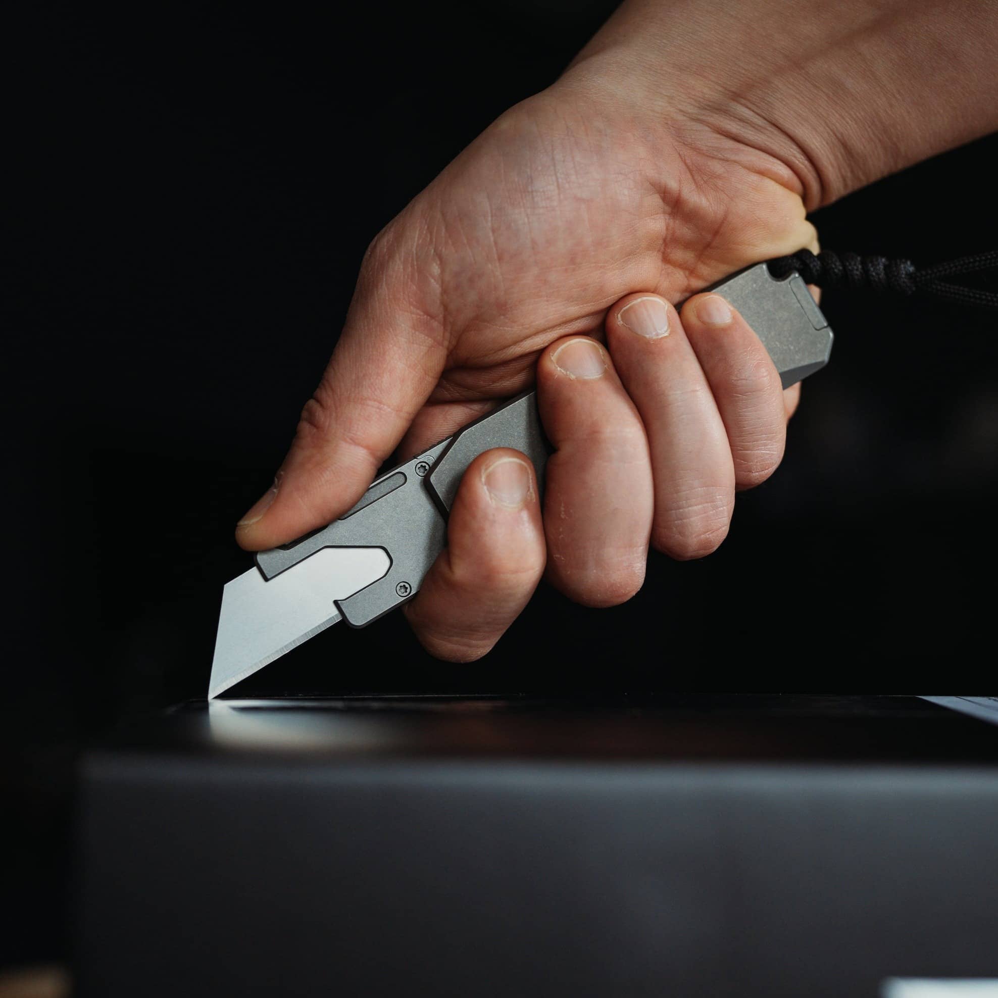 bigidesign-ti-utility-knife-teppichmesser-titan-flaschen-ffner image 3