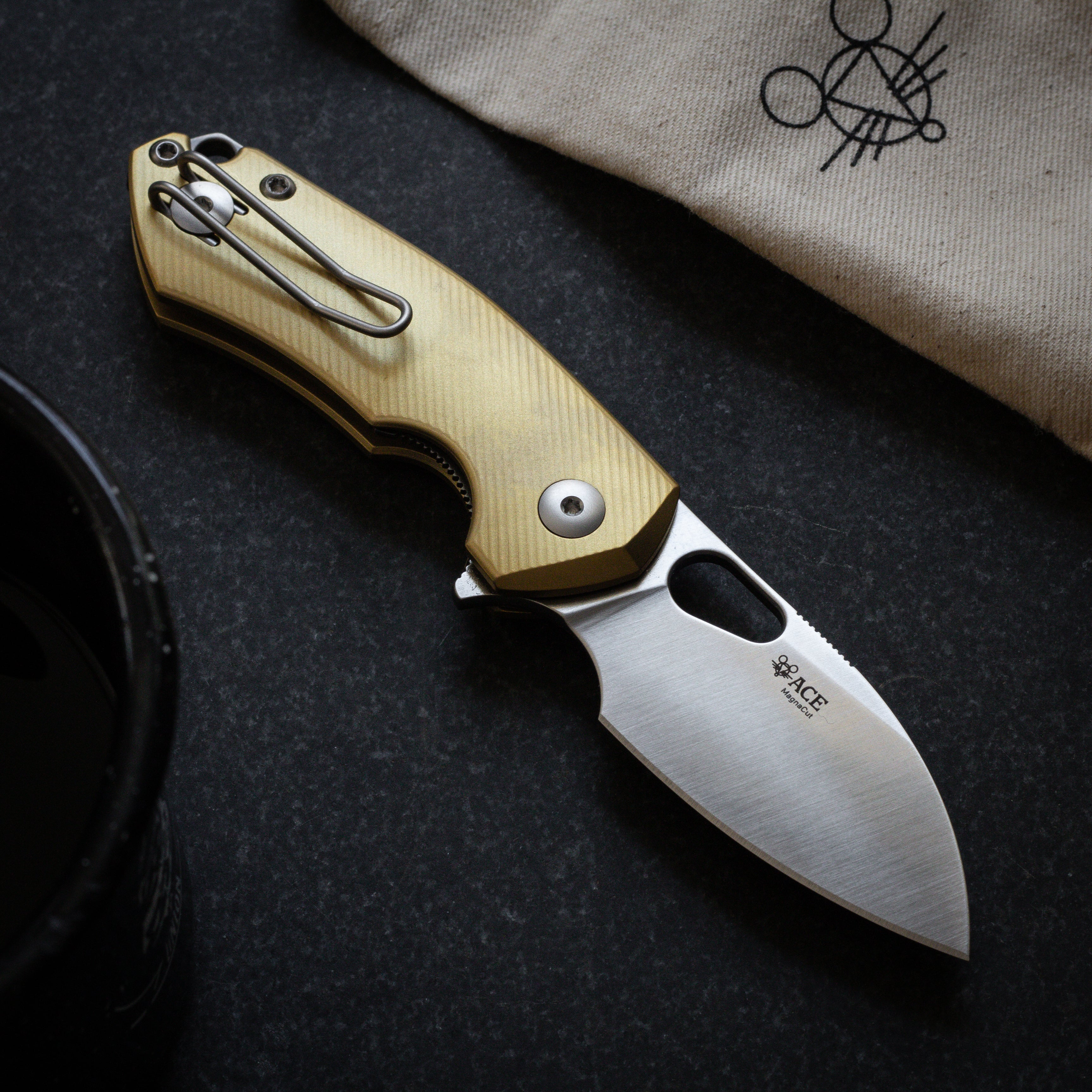 giantmouse-ace-riv-klappmesser-messing-magnacut image 2
