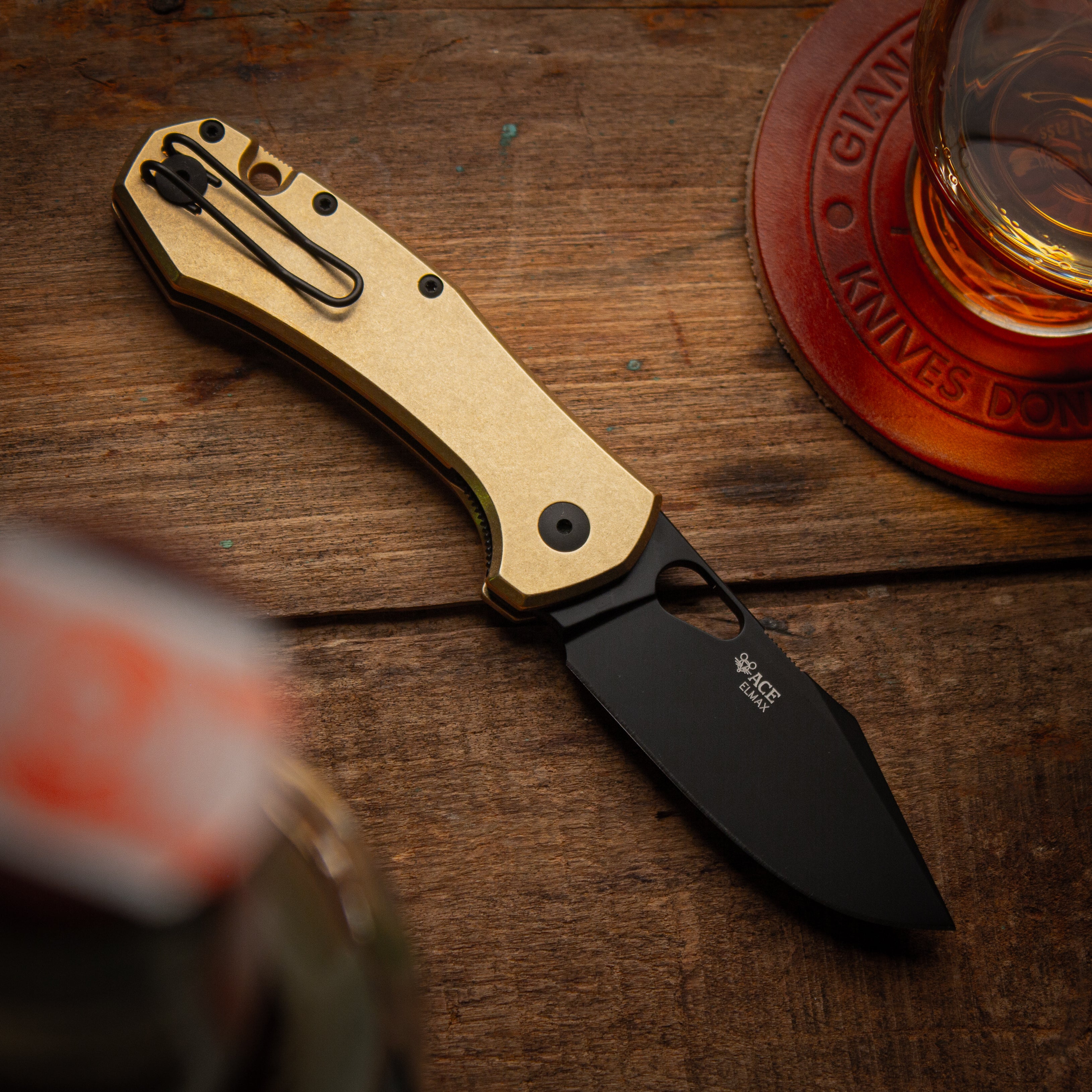giantmouse-ace-atelier-klappmesser-flat-brass-elmax image 2