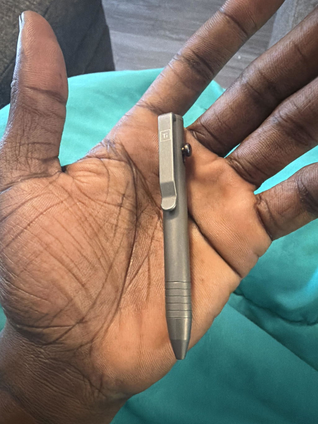 Cooler Bolt