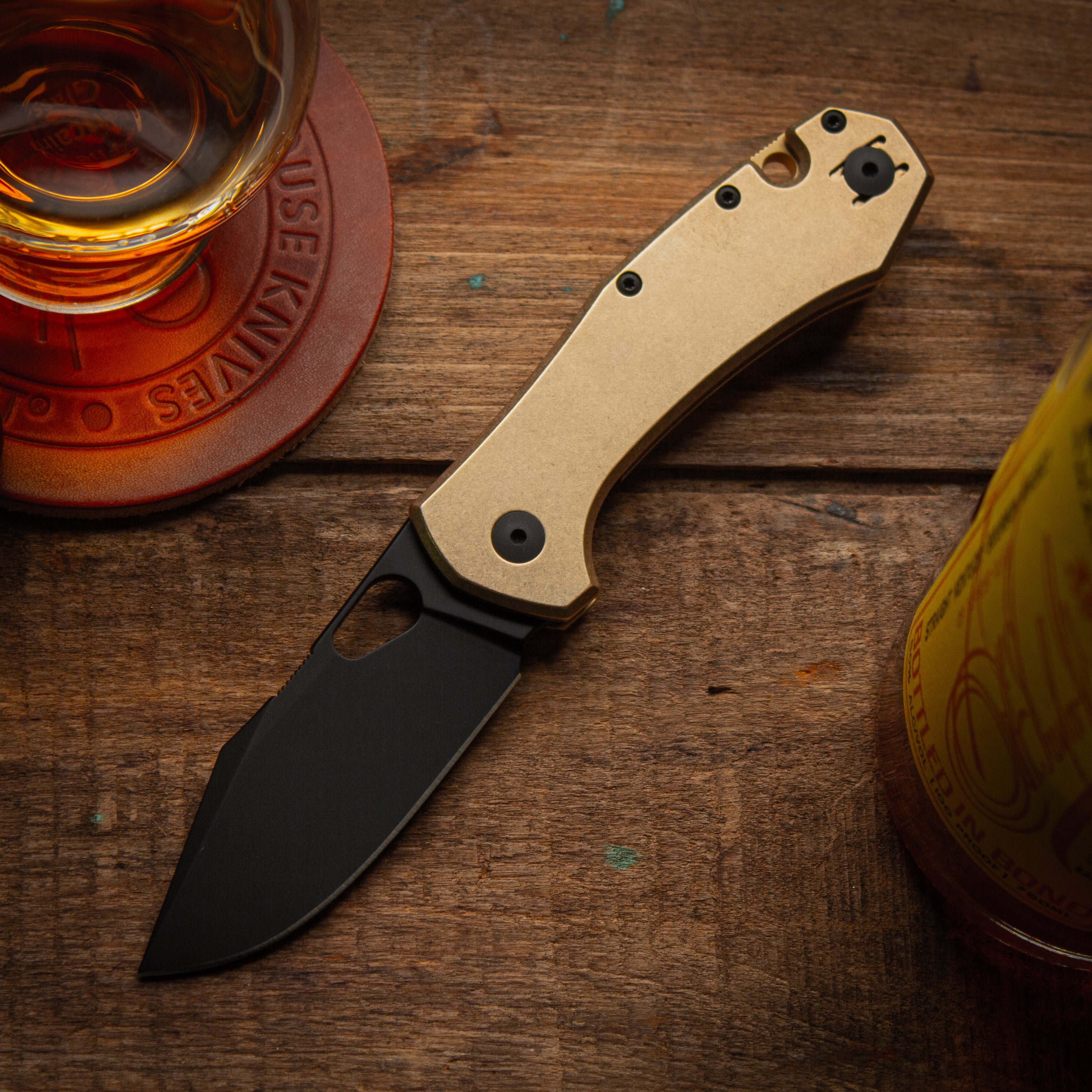 giantmouse-ace-atelier-klappmesser-flat-brass-elmax image 1